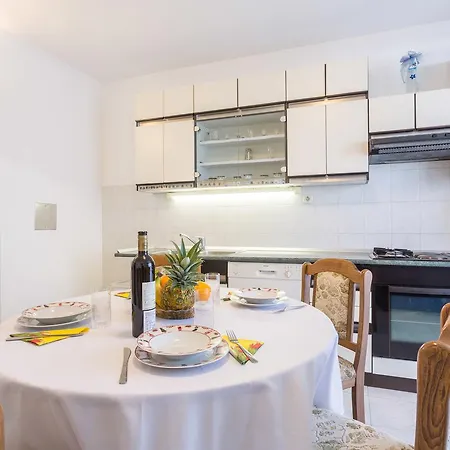 For 5 Persons In Split, Sea View, Wifi