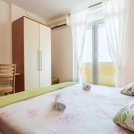 For 5 Persons In Split, Sea View, Wifi Apartamento